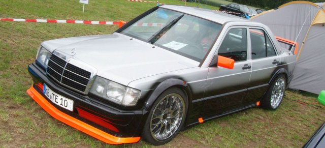 So wars: 9. Mercedes-Treffen Harsewinkel : Die Mercedes-Fans ließen sich auch von düsteren Wetterprognosen nicht fernhalten: rund 290 Mercedes-Benz vor Ort!