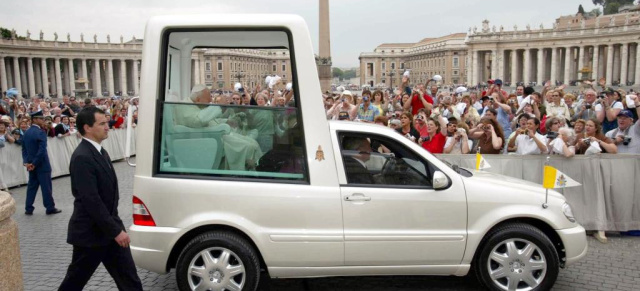 Noch inoffiziell:  Mercedes baut neues Papamobil: Im September nimmt  Papst Benedikt XVI seine neue Mercedes M-Klasse mit erhöhter Sicherheitsausstattung in Empfang 