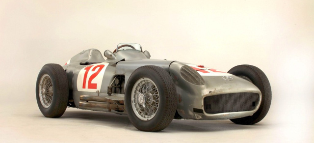 Formel-1-Mercedes: Juan Manuel Fangio's Silberpfeil (W 196 R): Für 22,7 Mio  in Goodwood versteigert: Formel-1-Weltmeisterauto von 1954