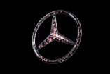 Neue Mercedes Markenkampagne setzt das Stern-Logo anders in Szene: „Because it’s Mercedes-Benz.“