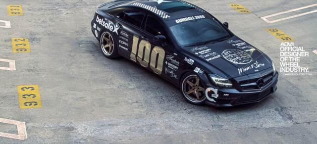 Street-Racer: Mercedes CLS 63 AMG im Gumball 2014 Look: Das Oberklasse Coupé ist mit den Stickern des diesjährigen Gumball 3000 Rennens beklebt.