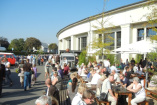6./7.10.: Oldtimer Herbstfest, Classic Remise: Rahmenprogramm an beiden Tagen
mit Sonderausstellung "Art on wheels", Live-Musik Samstag & Sonntag, Teilemarkt für historische Fahrzeuge und mehr
