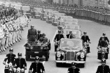 Vom Typ Nürburg 460 bis zur vollelektrischen G-Klasse: 95 Jahre Papstwagen von Mercedes-Benz
