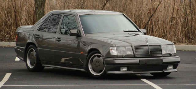 Sterne unterm Hammer bei Broad Arrow Auctions: Japanischer Linkslenker: 1990er Mercedes-Benz 300 E 3.2 AMG