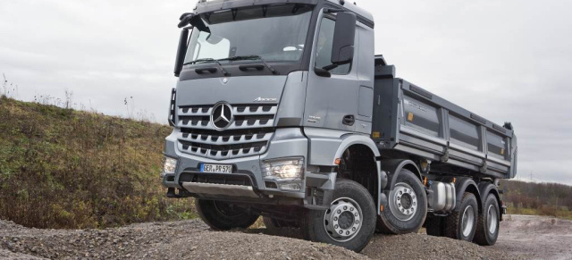 Mercedes-Benz Weltpremieren auf der Bauma 2013: Arocs und Atego: Maßgeschneiderte Lösungen: Daimler deckt mit Lkw und Transportern alle Einsätze rund um die Baustelle ab