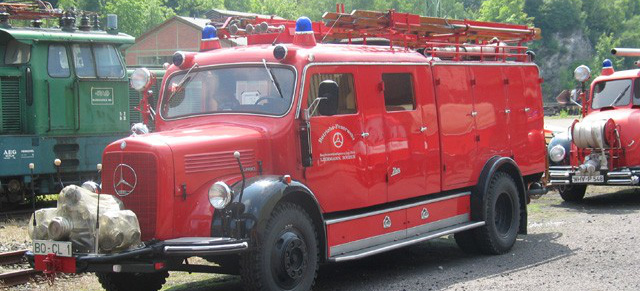 SCHÖNE STERNE 2013: "Feuerwehrk" in Hattingen: Feuerwehrmuseum präsentiert Löschgruppenfahrzeug aus dem Jahr 1957. 