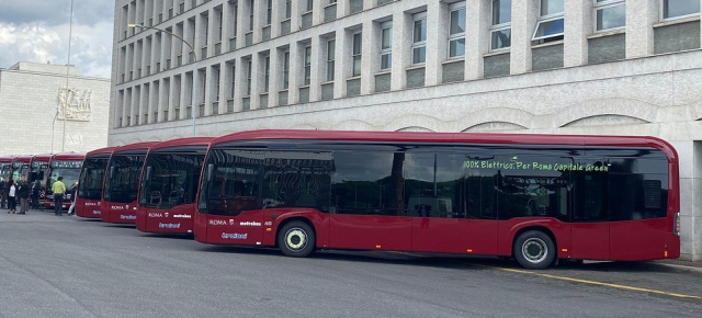 Großauftrag für Daimler Buses Italia über 110 Mercedes-Benz eCitaro: Der Stern elektrisiert Rom