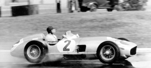 Mercedes Rückspiegel: Am 24. Juni 2011 wäre der Rennfahrer Juan Manuel Fangio 100 Jahre alt gewor­den : Der fünffache F1-Weltmeister war Chef­pi­lot des Mer­ce­des-Benz Teams in den Jah­ren 1954 und 1955