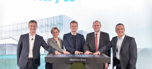 Mercedes-Benz legt den Grundstein der „Factory 56“ (Video): Grundsteinlegung  „Factory 56“:  Hier werden Robo-Taxis gebaut
