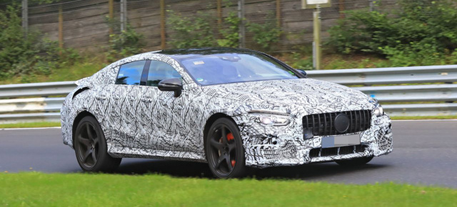 Erlkönig erwischt: Mercedes-AMG GT 4-Door auf dem Nürburgring: Spy Shot: der viertürige Mercedes-AMG GT zeigt sich mit weniger Tarnung