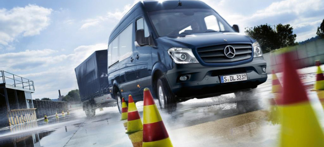 Sicher sprinten: Mercedes-Benz Transporter Trainings: Mercedes-Benz bietet als einziger Hersteller ein kostenloses Fahrsicherheitstraining für Transporter an 