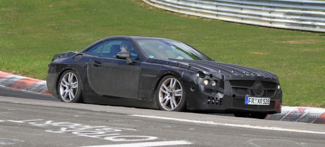 Erwischt: Mercedes SL Erlkönig testet auf der Nordschleife: Gleich fünf Mercedes SL Erlkönige bei Dynamiktests auf der Nordschleife erwischt