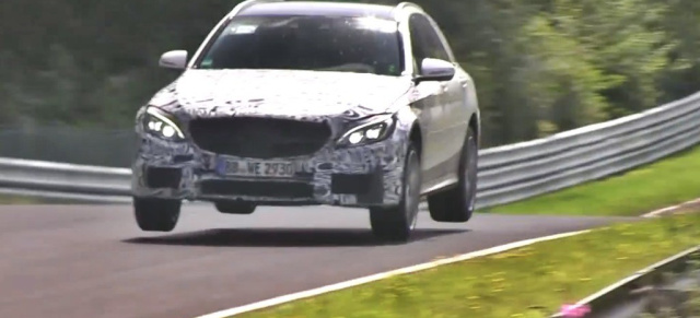 Erlkönig erwischt: Mercedes C63 AMG T-Modell 2015 (Video): Der dynamisierte C-Klasse Kombi donnert im Film durch die Grüne Hölle