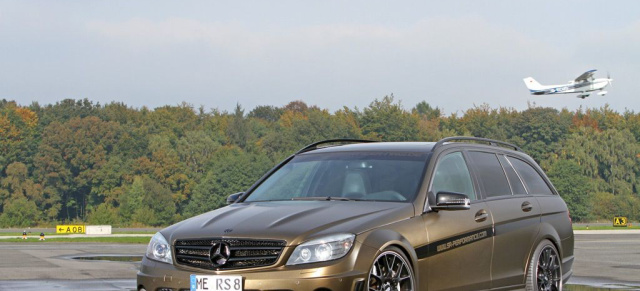 Goldstück: Mercedes C63 AMG T-Modell : Goldene Folie macht den AMG-Kombi zum hochkarätigen Hingucker 