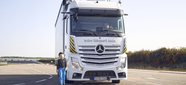 Mercedes Trucks präsentiert zwei Weltneuheiten: Active Sideguard Assist & Active Drive Assist 2 für mehr Sicherheit auf der Straße