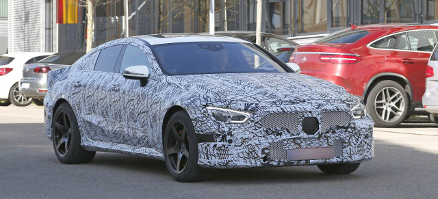 Mercedes-Erlkönig Premiere: Mercedes-AMG GT 4-Türer: Spy Shot Debüt: Erste Bilder von der Erprobung der Serienversion des 4-Door-AMG-GT  