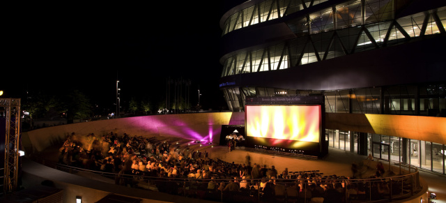 13. bis 30. August, Stuttgart: Open Air Kino am Mercedes-Benz Museum