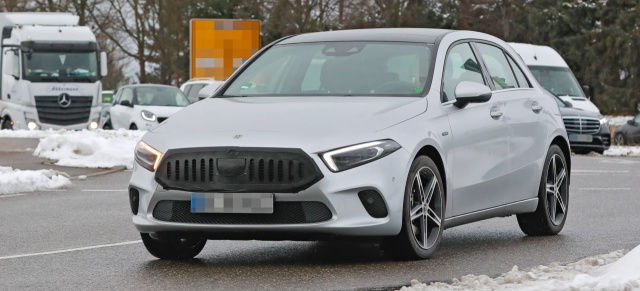 Mercedes-Erlkönig Debüt: A-Klasse Facelift: Spy Shot Debüt: erste Bilder von A-Klasse MoPf W177